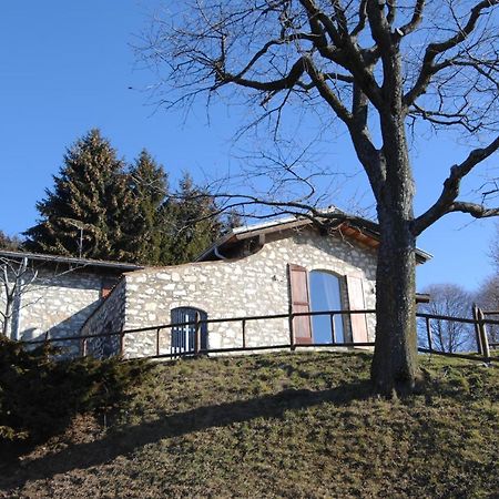 Bed and Breakfast Mirabilia Adrara San Rocco Exteriér fotografie